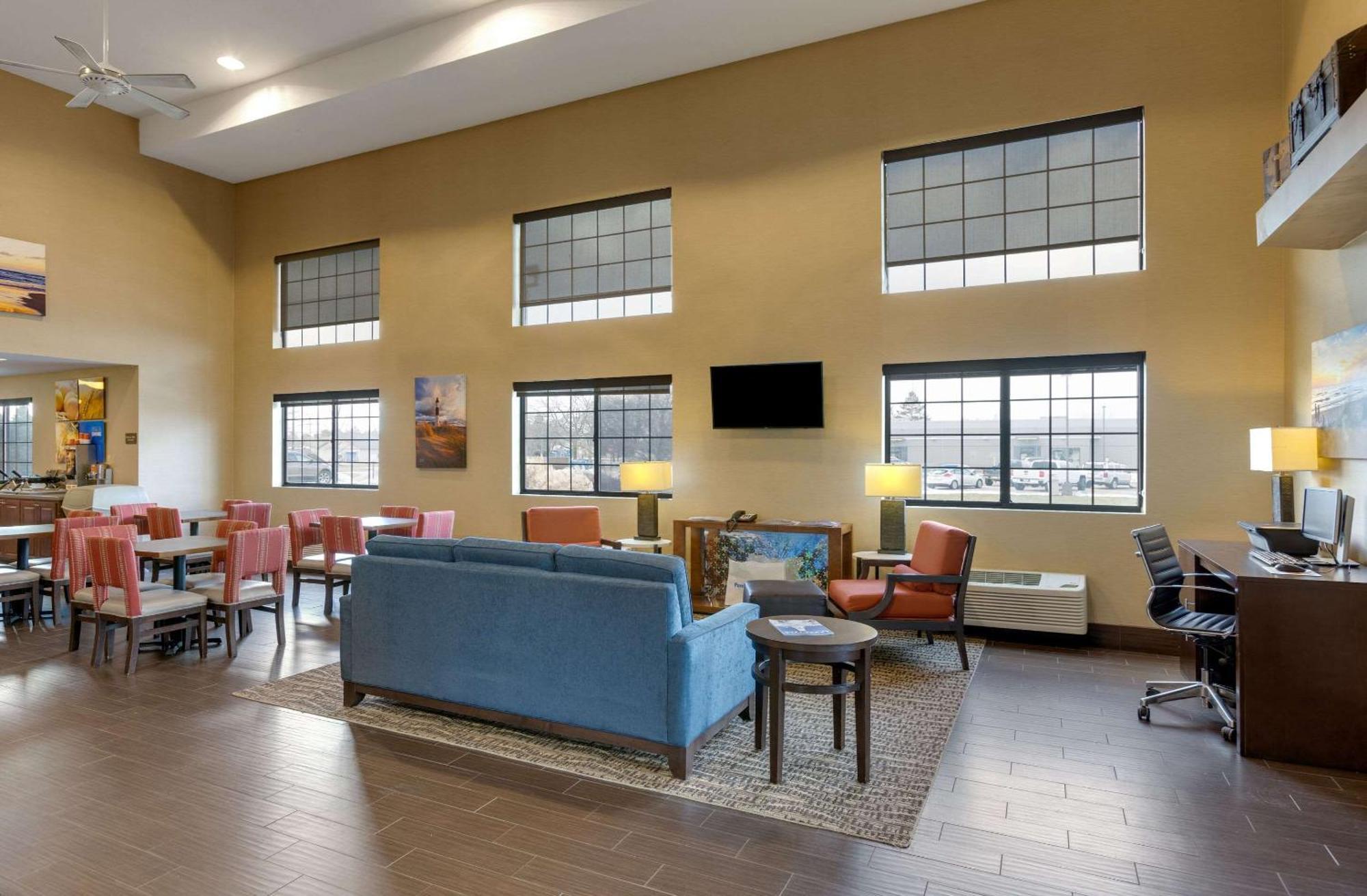 Comfort Inn Ludington Near Us-10 Luaran gambar